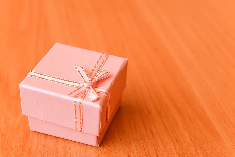 Quel cadeau offrir à une femme pour célébrer un anniversaire de mariage ?