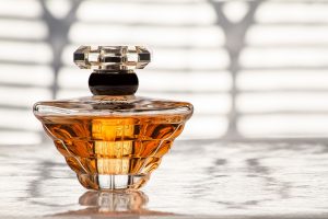 Le parfum : le cadeau idéal pour faire plaisir à sa femme